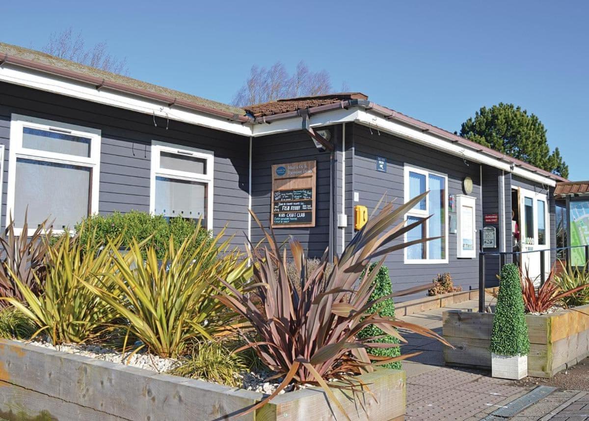 Hotel Broadlands Park And Marina Pakefield Exteriér fotografie
