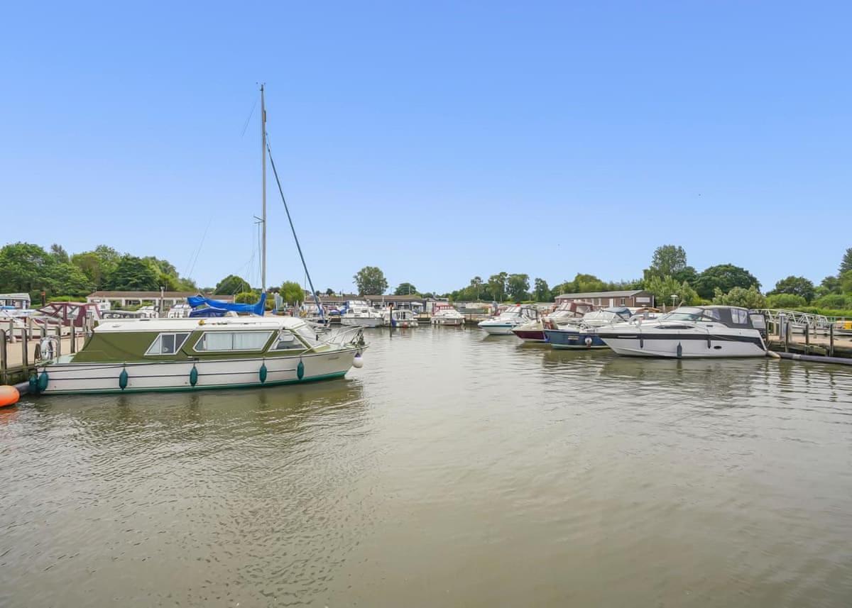 Hotel Broadlands Park And Marina Pakefield Exteriér fotografie