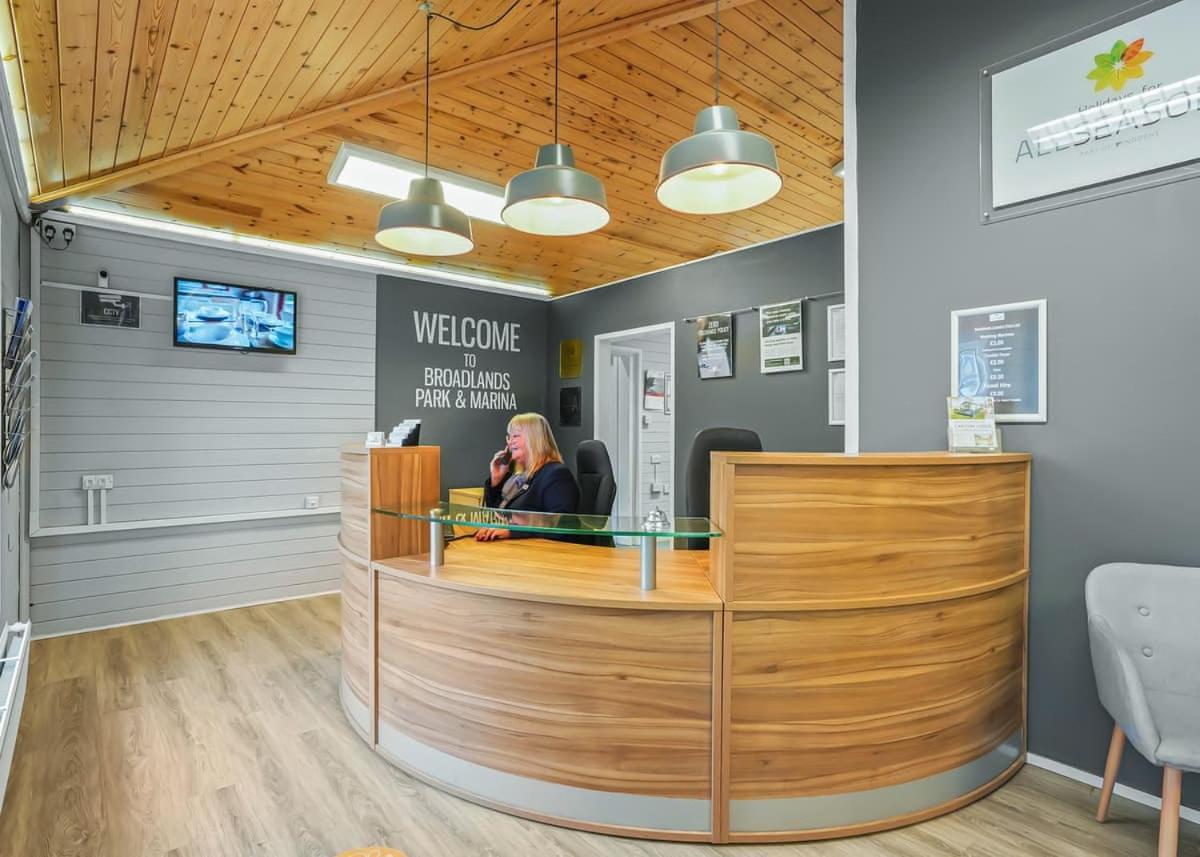 Hotel Broadlands Park And Marina Pakefield Exteriér fotografie