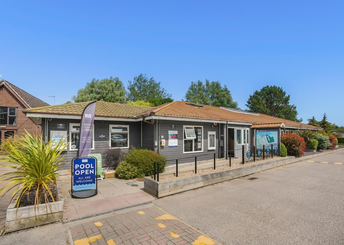 Hotel Broadlands Park And Marina Pakefield Exteriér fotografie
