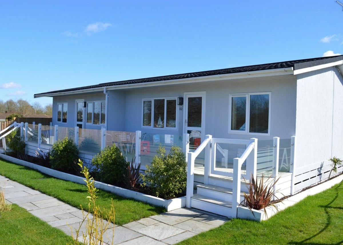 Hotel Broadlands Park And Marina Pakefield Pokoj fotografie